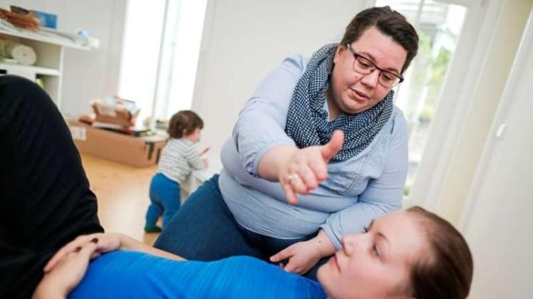 Eine Geburt ohne Schmerzen? „Hypnobirthing“ soll dies möglich machen. In Osnabrück bietet Sabine Prätzel nun entsprechende Kurse an. 