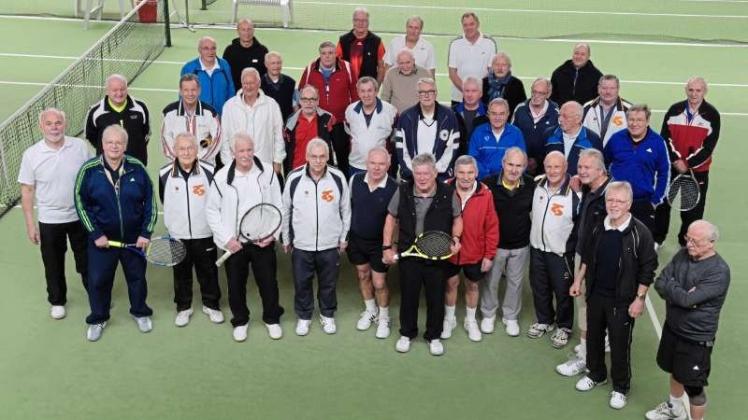 36 Spieler der Vereine Delmenhorster TC, Blau-Weiß Delmenhorst, DLW-SV Delmenhorst und TC BW Varrel wirkten beim 36. Doppelturnier der Tennis-Senioren mit. 