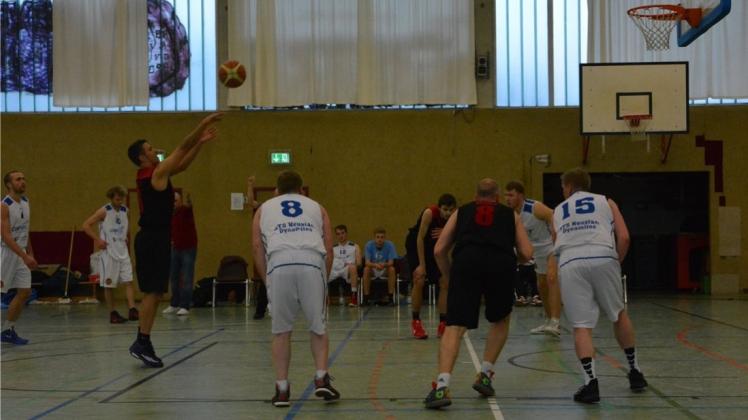 Die Basketballer des Delmenhorster TV starten mit einem Heimspiel in die Oberliga 2016/17. 