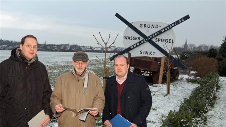 Die Sprecher der AG Unser Wasser Lengerich-Handrup (v.l.) Ludger Raming, Josef Mönster und Matthias Teepker lehnen eine Grundwasserförderung in der Region ab. 