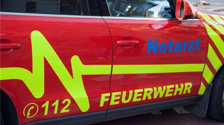 Drei Autos sind in der Nacht zum Freitag in der Bremer Neustadt in Flammen aufgegangen. Symbolfoto: Archiv/Michael Hehmann