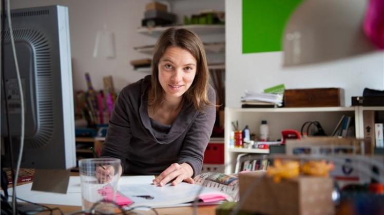 Die Illustratorin Anke Bär eröffnet in der Remise temporäres Atelier. 