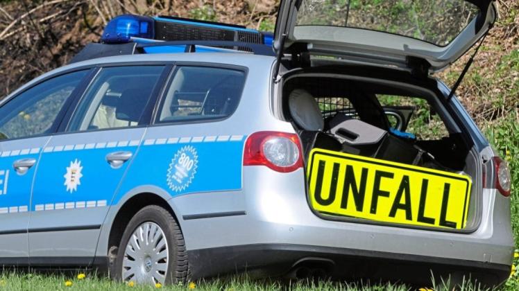 Bei einem Auffahrunfall ist am Donnerstagmorgen in Dötlingen ein Sachschaden in Höhe von 8000 Euro entstanden. Symbolfoto imago/imagebroker
