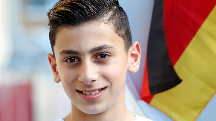 Die deutsche Sprache spricht Abdallah Abdin fließend, obwohl er erst zwei Jahre hier lebt. Er hat sich in seiner Schule für Kinder engagiert, die nur Arabisch sprechen konnten. Die deutsche Sprache spricht Abdallah Abdin fließend, obwohl er erst zwei Jahre hier lebt. Er hat sich in seiner Schule für Kinder engagiert, die nur Arabisch sprechen konnten.