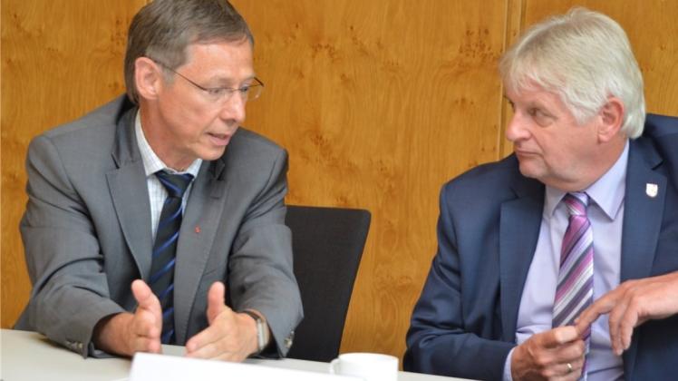 Carsten Sieling (links) und Niels Thomsen beschwören „gemeinsamen Lebensraum“. Carsten Sieling (links) und Niels Thomsen beschwören „gemeinsamen Lebensraum“.