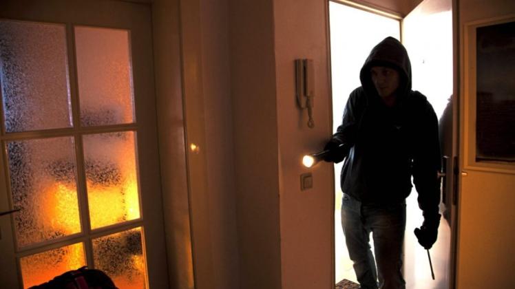 Einbrecher sind in Delmenhorst in zwei Gebäude eingestiegen. Symbolfoto: imago/Jochen Tack