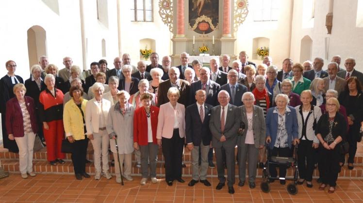 Jubelkonfirmanden haben am Sonntag, 25. September 2016, in der Ganderkeseer Kirche St. Cyprian und Cornelius ihr Konfirmationsjubiläum gefeiert. Jubelkonfirmanden haben am Sonntag, 25. September 2016, in der Ganderkeseer Kirche St. Cyprian und Cornelius ihr Konfirmationsjubiläum gefeiert.