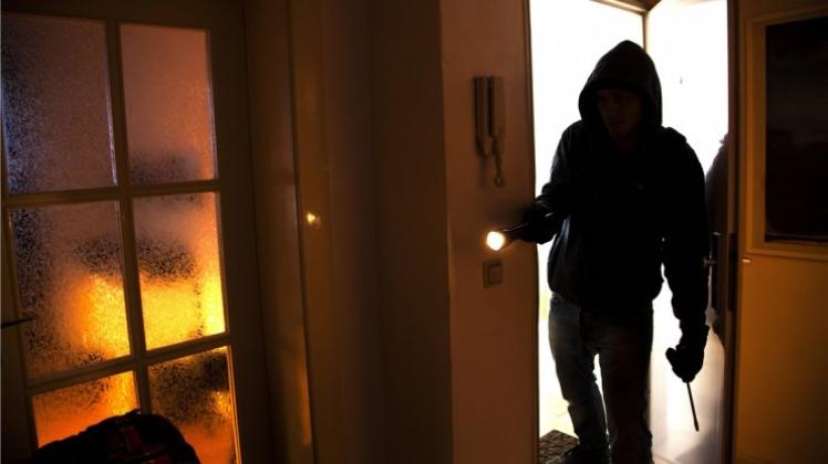 An mehreren Stellen im Delmenhorster Stadtgebiet hat es in der Nacht vom 18. auf den 19. Januar 2016 Einbrüche gegeben. An mehreren Stellen im Delmenhorster Stadtgebiet hat es in der Nacht vom 18. auf den 19. Januar 2016 Einbrüche gegeben.