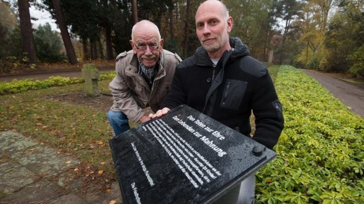 Eine neue Gedenktafel am Friedhof Bungerhof erinnert an einen Folgenschweren Luftangriff auf Delmenhorst. 