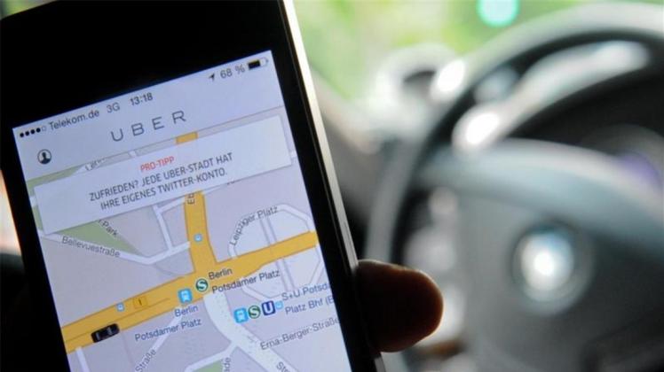 Fahrdienst-Vermittler Uber geriet bei seiner rasanten internationalen Expansion immer wieder mit Behörden und der Taxi-Branche aneinander. Fahrdienst-Vermittler Uber geriet bei seiner rasanten internationalen Expansion immer wieder mit Behörden und der Taxi-Branche aneinander.