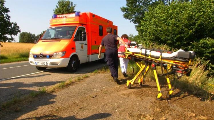 Fünf Verletzte, darunter vier Kinder. Das ist die Bilanz eines schweren Verkehrsunfalls in Espelkamp. Unfallverursacherin: eine Frau aus dem Emsland. Symbolfoto: NWM-TV Fünf Verletzte, darunter vier Kinder. Das ist die Bilanz eines schweren Verkehrsunfalls in Espelkamp. Unfallverursacherin: eine Frau aus dem Emsland. Symbolfoto: NWM-TV