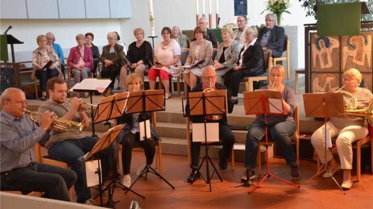 Der Posaunen- sowie der Vokalchor der St. Johannis-Gemeinde Bramsche luden am Sonntagabend zu der traditionellen „Serenade“ am letzten Sonntag vor den Sommerferien ein. 