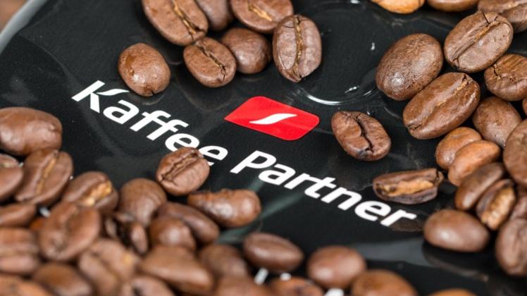 Gegen Anschuldigungen des ARD-Magazins „Plusminus“ hat der Kaffeemaschinen-Vermieter Kaffee Partner aus Osnabrück eine einstweilige Verfügung erwirkt. 