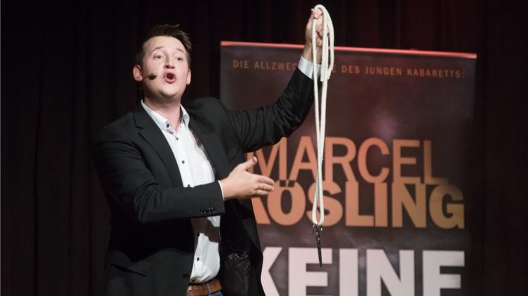 Marcel Kösling verblüffte am Samstagabend das Publikum in der Divarena mit Zaubertricks. 