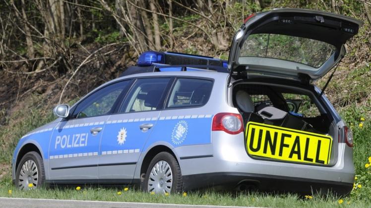 Bei einem Unfall in Wardenburg wurden am Dienstag drei Personen verletzt. Symbolfoto: imago/imagebroker