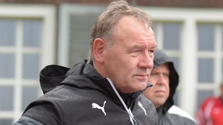 Beendete die Saison 2015/2016 mit seinem Team auf Rang fünf: Claus-Dieter Meier, Trainer der Regionalliga-Fußballerinnen des TV Jahn Delmenhorst. 
