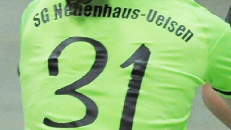 Im Handball-Pokal der Damen hat die SG Neuenhaus/Uelsen ihr eigenes Ausscheiden erzwungen, weil eine SG-Spielerin den Ball kurz vor Schluss ins eigene Tor warf. 
