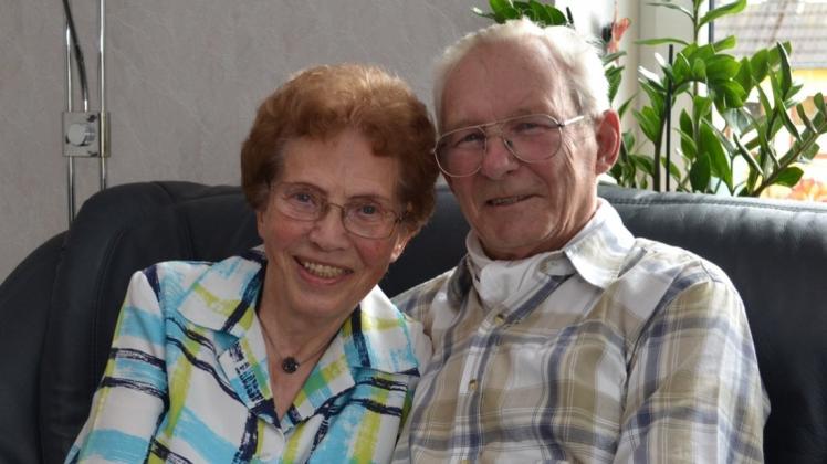 Sie sind seit 60 Jahren glücklich verheiratet: Christa und Reinhold Böschen aus Varrel. 