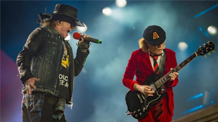 Im Zuge ihrer Rock-or-Bust-Welttournee ließen es AC/DC zusammen mit Axl Rose am Donnerstagabend im Hamburger Volksparkstadion krachen. 