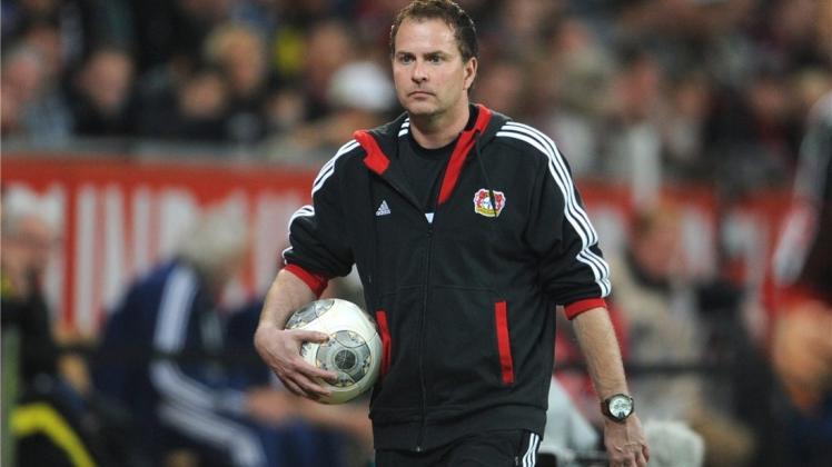 Der Tod des ehemaligen Bundesligatrainers Sascha Lewandowski schockt die Fußball-Welt, die Anteilnahme ist enorm. Auch der Regionalligist Rot-Weiß Oberhausen meldete sich zu Wort. Der Tod des ehemaligen Bundesligatrainers Sascha Lewandowski schockt die Fußball-Welt, die Anteilnahme ist enorm. Auch der Regionalligist Rot-Weiß Oberhausen meldete sich zu Wort.