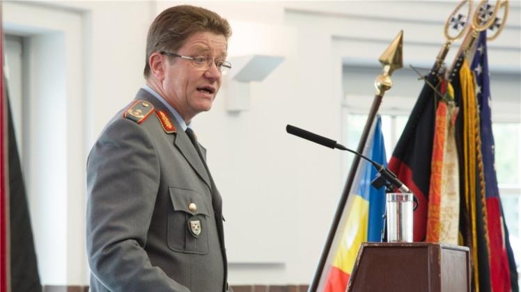 Generalmajor Volker Thomas, Kommandeur des Logistikkommandos der Bundeswehr, dankte der Stadt für die Zusammenarbeit mit der Bundeswehr. 