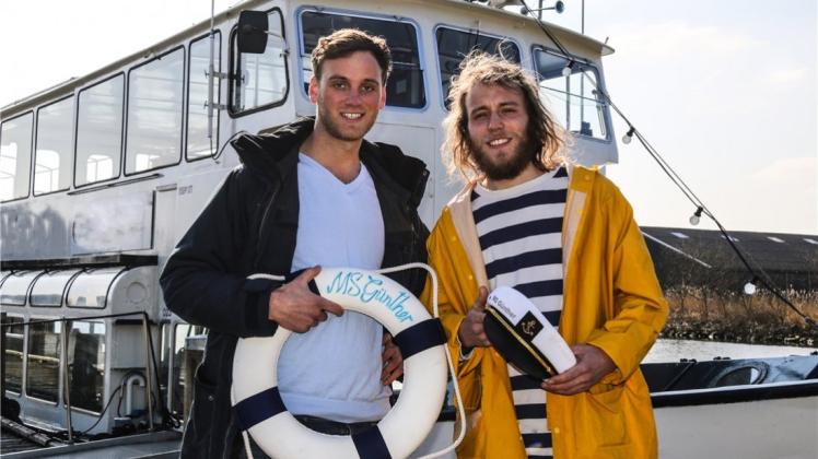 Der Gewinner von „Wer wird Millionär“ Leon Windscheid (links) und sein Partner Oliver Trepper haben sich ihren Traum erfüllt und das Partyschiff „MS Günther“ gekauft. 