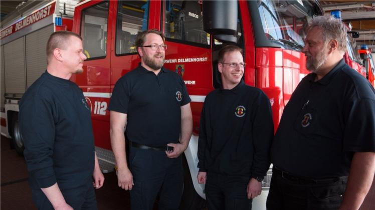 „Hohes Maß an Professionalität“: Die Freiwillige Feuerwehr Delmenhorst wirbt um neue Mitstreiter um v.l.: Pressewart Jörn Gätjen, Ortsbrandmeister Axel Sanders, dessen Stellvertreter Florian Nikolaysen, Kreispressewart Ulf Masemann. „Hohes Maß an Professionalität“: Die Freiwillige Feuerwehr Delmenhorst wirbt um neue Mitstreiter um v.l.: Pressewart Jörn Gätjen, Ortsbrandmeister Axel Sanders, dessen Stellvertreter Florian Nikolaysen, Kreispressewart Ulf Masemann.