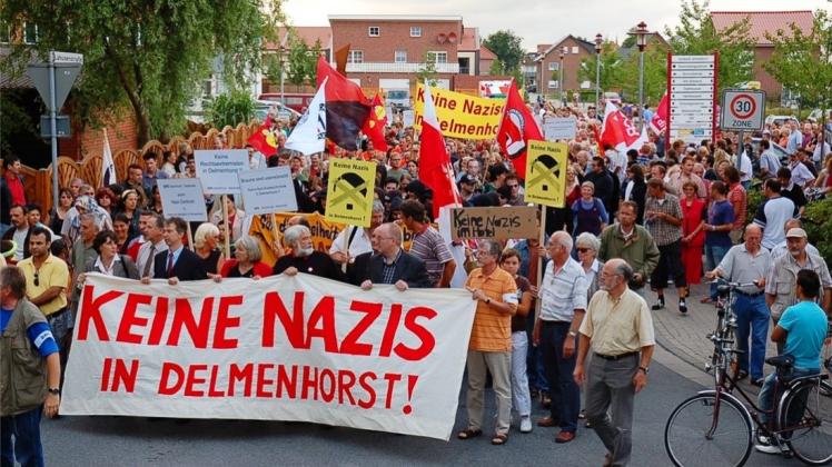 Tausende Delmenhorster demonstrierten 2006 gegen das geplante Schulungszentrum für Neonazis im Hotel am Stadtpark. Archivfoto: Thomas Breuer