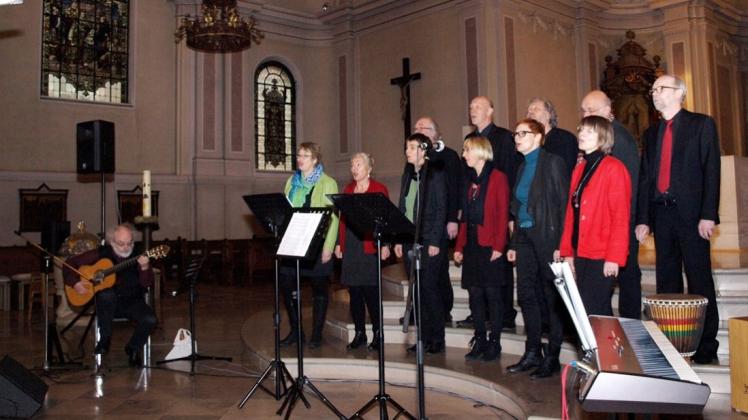 Kleiner Chor in großer Kirche: Coro Piccolo überzeugte mit schöner und glasklarer Mehrstimmigkeit. 