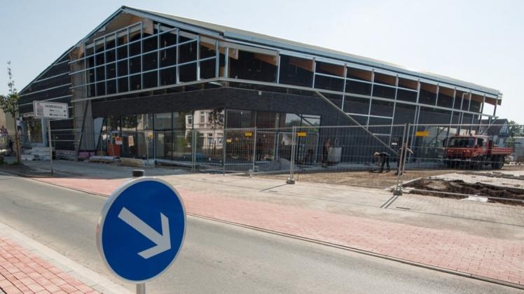 An der Oldenburger Straße, Ecke Brauenkamper Straße entsteht der Neubau des Verbrauchermarktes Inkoop. An der Oldenburger Straße, Ecke Brauenkamper Straße entsteht der Neubau des Verbrauchermarktes Inkoop.