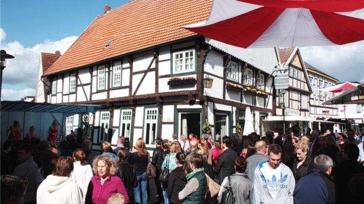 Mehrere Tausend Menschen sind zu Gast beim traditionellen Burgmannsfest in der Quakenbrücker Innenstadt. 