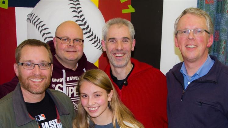 Das Team fürs Baseballcamp: Jimmy und Stephanie Larche (vorne) sowie Frank Ludwig, Olaf Pretzel und Holger Niehausmeier. 