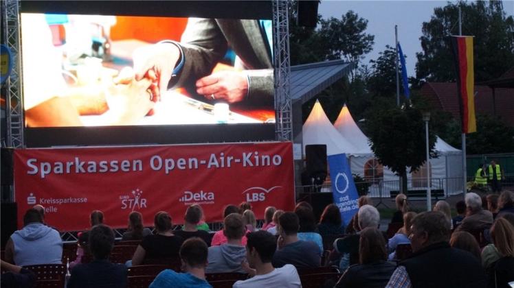 Fand trotz ungünstiger Wetterprognose statt: Das Open-Air-Kino von KSK und Stadtjugendring.

            
