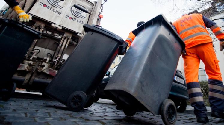 Aufgrund des Feiertags am Donnerstag verschieben sich teilweise die Müllabfuhr-Termine in Delmenhorst. Symbolfoto: dpa