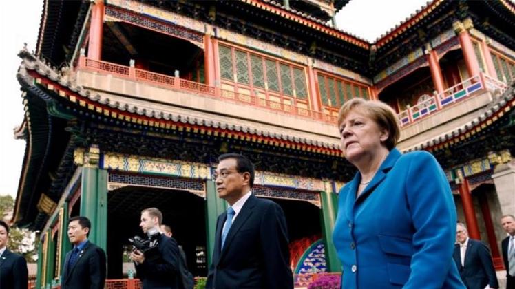 Bundeskanzlerin Angela Merkel und der Ministerpräsident der Volksrepublik China, LI Keqiang, in Peking. 