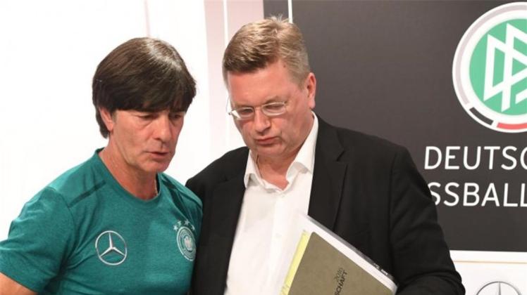 DFB-Präsident Reinhard Grindel strebt eine Vertragsverlängerung mit Bundestrainer Joachim Löw an. 