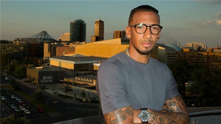 In der Heimatstadt: Fußball-Nationalspieler Jérôme Boateng am 11.05.2016 in Berlin. In der Heimatstadt: Fußball-Nationalspieler Jérôme Boateng am 11.05.2016 in Berlin.