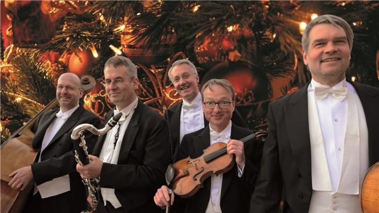 Gibt am 4. Dezember ein festlich-feierliches Weihnachtskonzert im Stuhrer Rathaus: das Bremer Kaffeehaus-Orchester. Gibt am 4. Dezember ein festlich-feierliches Weihnachtskonzert im Stuhrer Rathaus: das Bremer Kaffeehaus-Orchester.