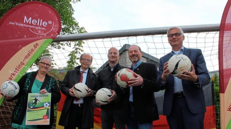 Die Vorfreude ist groß bei den Vorstandsmitglidern des Stadtmarketingvereins: (von links) Ulrike Bösemann, Josef Theising, Axel Runge, Ralf Küchenmeister und Reinhard Scholz. 