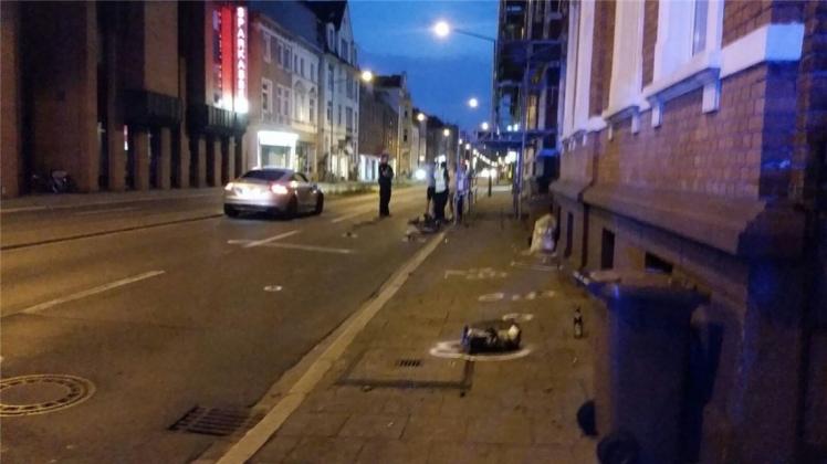Eine Fahrradfahrerin ist am Montagabend auf der Martinistraße von einem Auto erfasst und dabei schwer verletzt worden. 