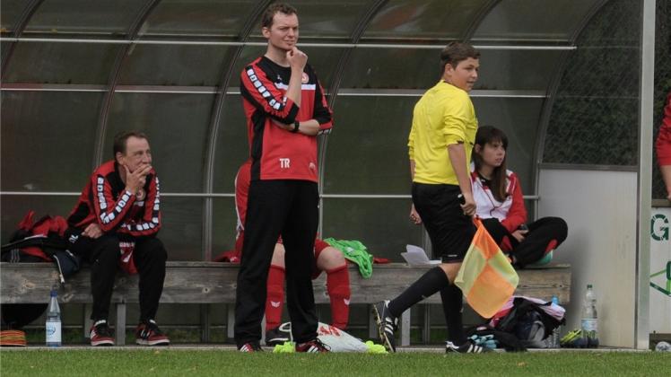 Die Kreisliga-Fußballer des VfL Wildeshausen II um Trainer Arend Arends sind in der Vorbereitung zur Improvisation gezwungen. Die Kreisliga-Fußballer des VfL Wildeshausen II um Trainer Arend Arends sind in der Vorbereitung zur Improvisation gezwungen.