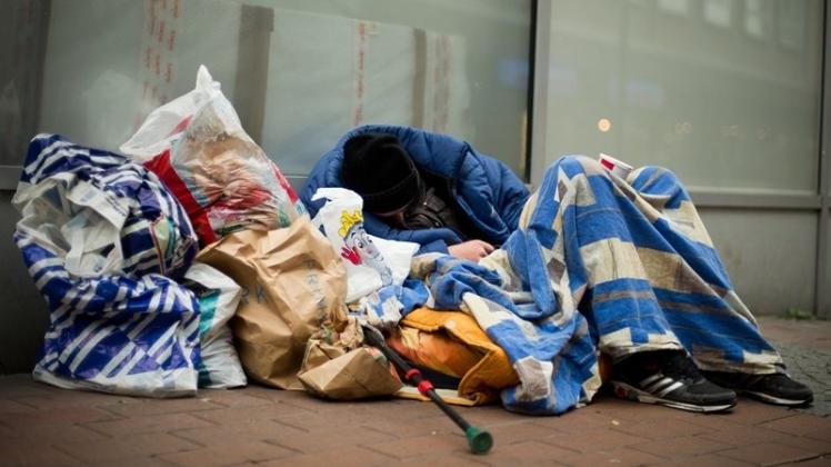 130 Obdachlose lebten laut offiziellen Zahlen 2015 in Delmenhorst. Besonders im Winter kämpfen sie mit den Witterungsbedingungen – und der Suche nach einem geeigneten Schlafplatz. Symbolfoto: Jan-Philipp Strobel/dpa