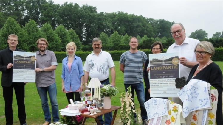 Organisatoren und Aussteller freuen sich auf die erste Landpartie im Barockgarten von Gut Altenkamp in Aschendorf am kommenden Wochenende. 
