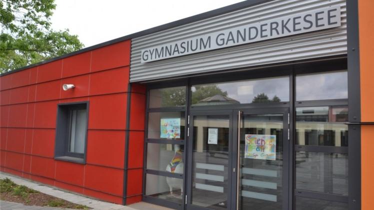 Die Leiterin des Gymnasium Ganderkesee, Dr. Renate Richter, hat einer kleinen Gruppe junger Flüchtlinge ein Hausverbot für das Gymnasium erteilt. 