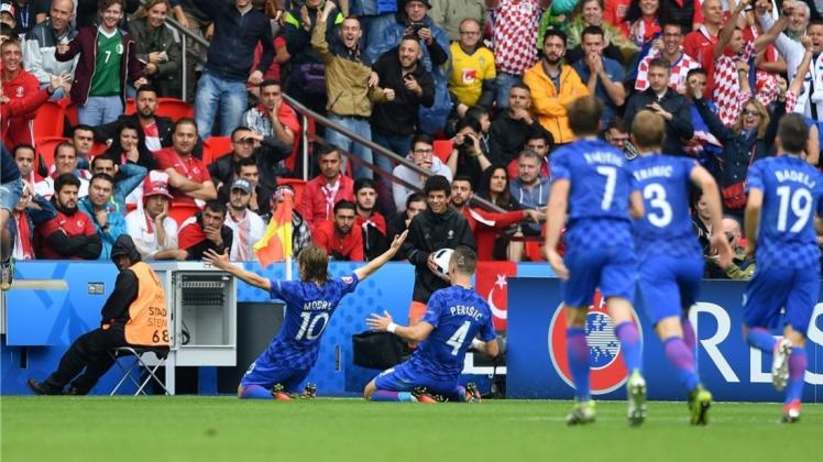 Kroatien feiert das entscheidende 0:1 durch Luka Modric gegen die Türkei. 