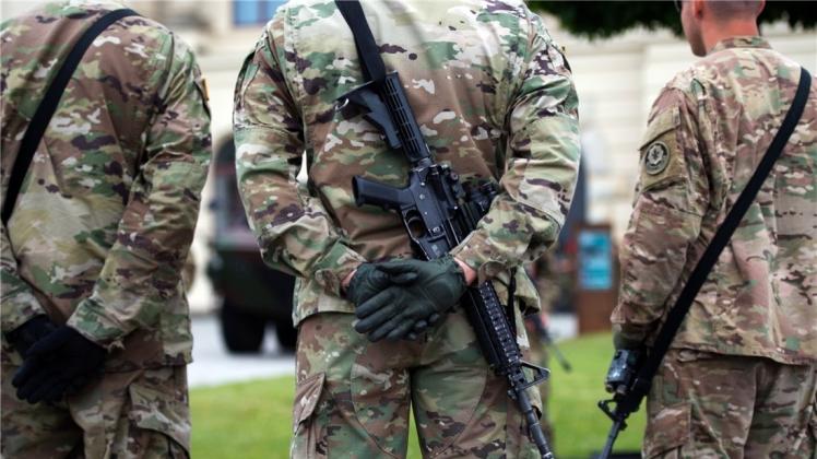 Das Bundesverteidigungsministerium hat Berichte zurückgewiesen, wonach deutsche Spezialkräfte im Norden Syriens am Boden im Einsatz sind.