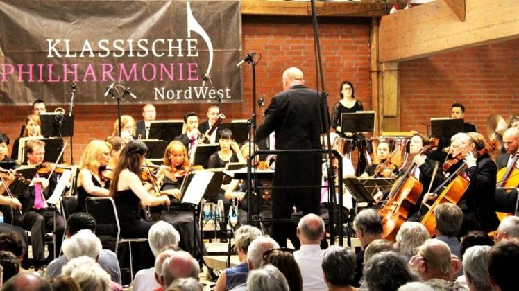 Unter den Titel „Vive la France“ stellt die Klassische Philharmonie NordWest ihr Herbstkonzert auf Gut Varrel. 