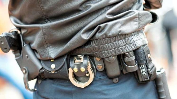 Die Polizei wird die Zahl der eingesetzten Beamten in Stadt und Landkreis zu Silvester erhöhen. Zudem werden die Einsatzkräfte gegebenenfalls von der Bereitschaftspolizei unterstützt. 