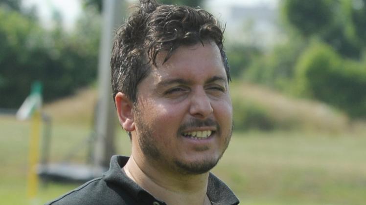 Gibt nicht auf: Mete Döner, Trainer von Rot-Weiß Hürriyet. Gibt nicht auf: Mete Döner, Trainer von Rot-Weiß Hürriyet.