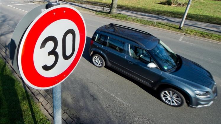 Die Delmenhorster Politik hat erneut gegen Tempo 30 auf Hauptstraßen gestimmt. Symbolfoto: dpa